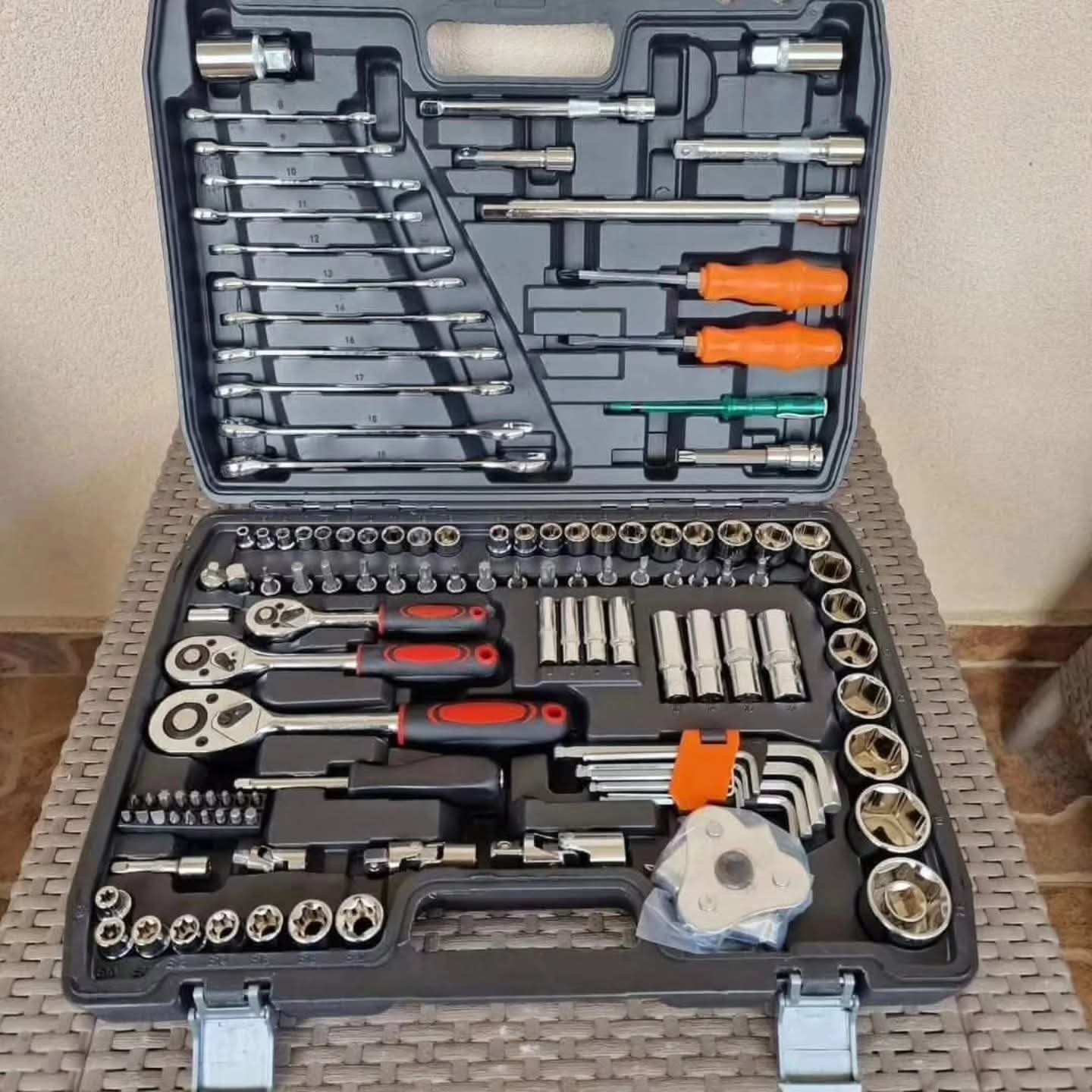 Set gedora 121/1 60.00+3.50€ Dostava